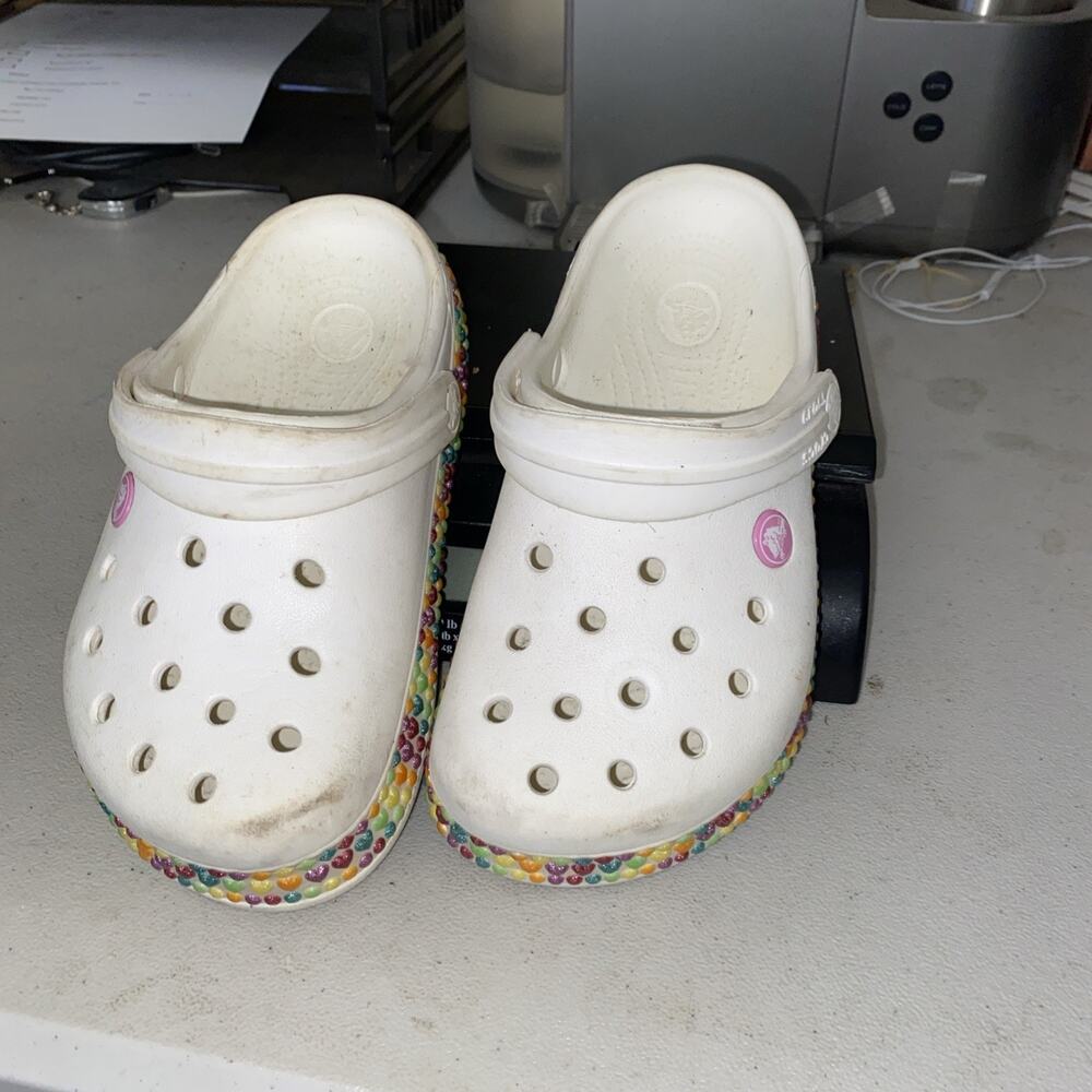 children’s Crocs Unisex White Rainbow Size J 2 youth Water Shoes Slide on